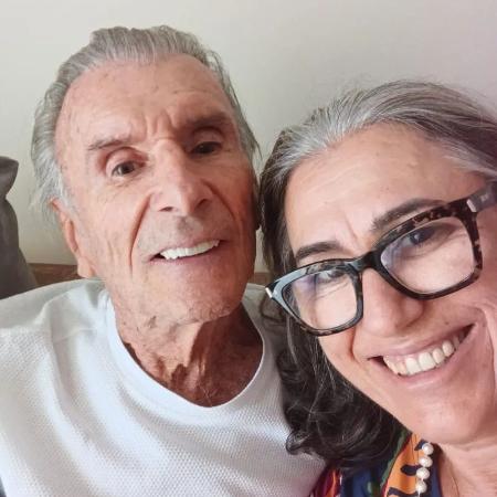 Wilsinho Fittipaldi e sua esposa, Rita Reis Fittipaldi, em foto tirada no dia 25 de dezembro de 2023