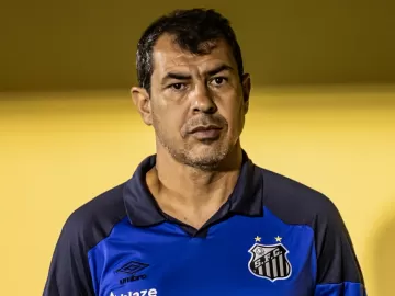 Santos anuncia acordo e oficializa saída de Fábio Carille 