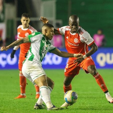 Enner Valencia, do Inter, em ação no jogo contra o Juventude, pela Copa do Brasil