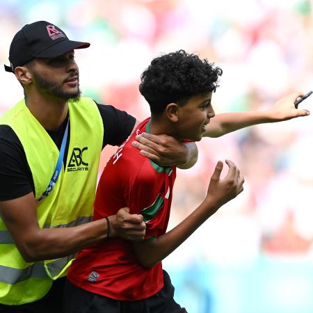  Invasão de campo no jogo entre Argentina e Marrocos