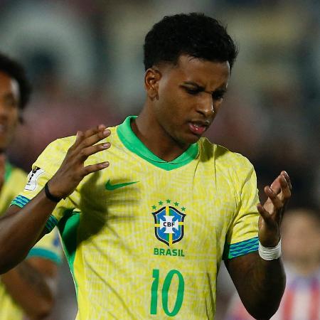 Rodrygo se lamenta durante jogo do Brasil contra o Paraguai, válido pelas Eliminatórias Rodrygo se lamenta durante jogo do Brasil contra o Paraguai, válido pelas Eliminatórias
