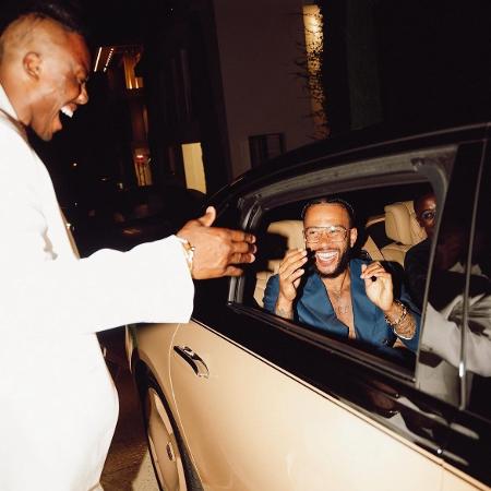 Depay em sua Mercedes Maybach by Virgil Abloh: apenas 150 unidades no mundo