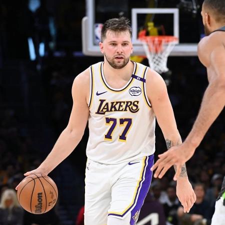 Luka Doncic em ação na série de playoffs entre Lakers e Timberwolves Luka Doncic em ação na série de playoffs entre Lakers e Timberwolves