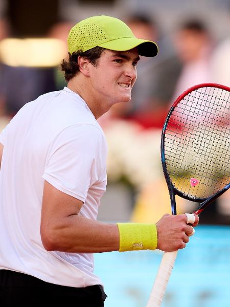 João Fonseca comemora ponto em sua estreia no Masters 1000 de Madrid - Divulgação/X/MutuaMadridOpen