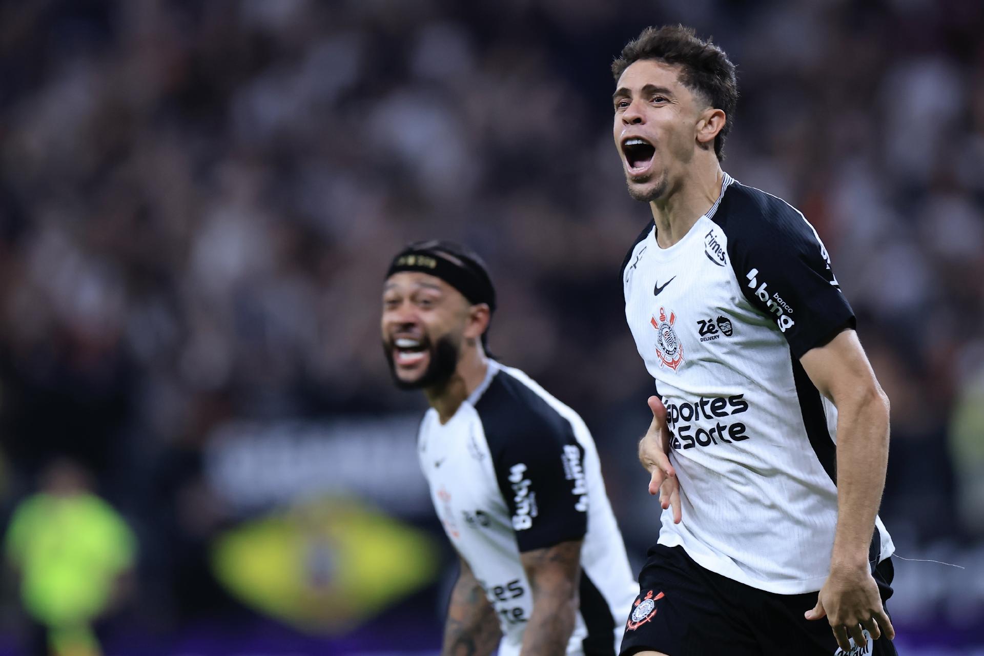 Gabriel Paulista comemora gol do Corinthians sobre o Bragantino em duelo do Brasileirão - undefined