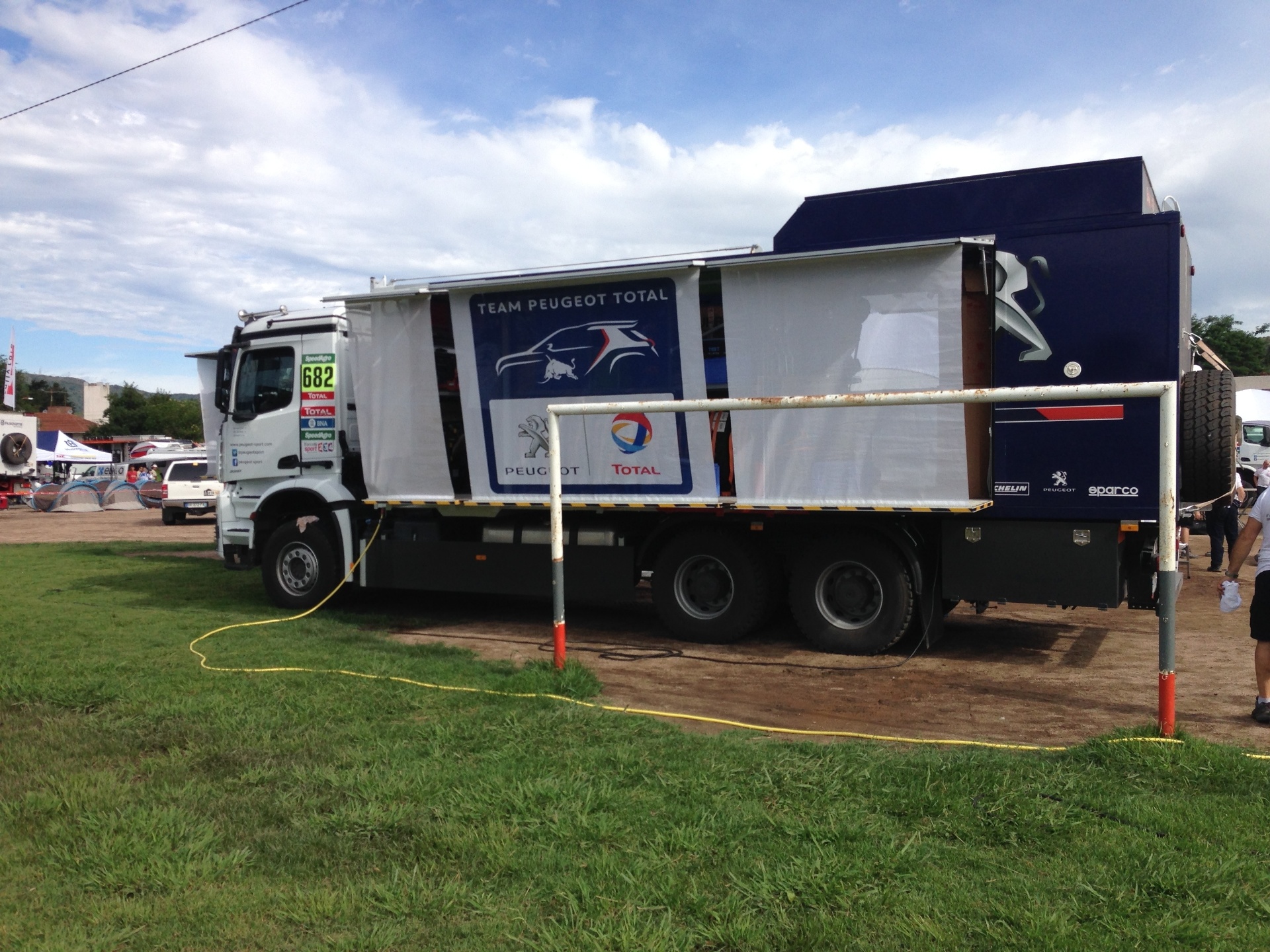 Os 'perrengues' dos pilotos no acampamento do Dacar - Brunno Carvalho / UOL