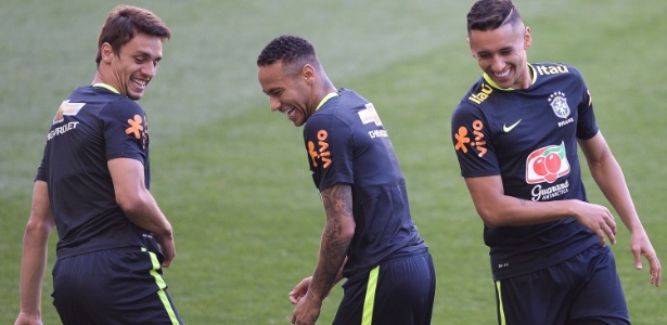Rodrigo Caio, Neymar e Marquinhos durante treino da seleção - Pedro Martins/MoWa Press