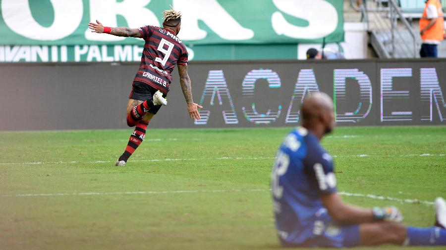 Gabigol celebra gol marcado pelo Flamengo contra Palmeiras - Bruno Ulivieri/AGIF