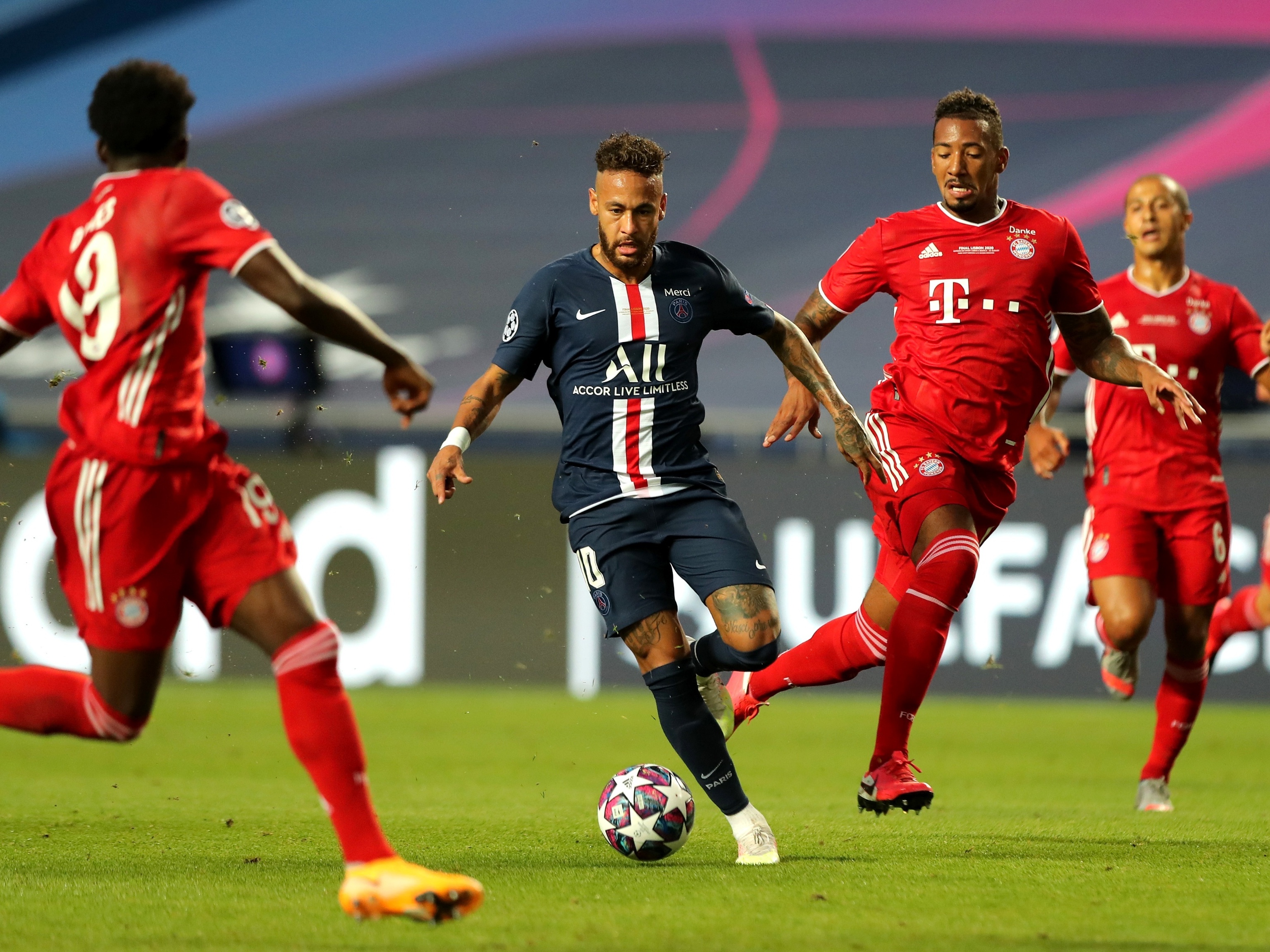 Bayern enfrentará PSG nas quartas de final da Champions League; veja duelos