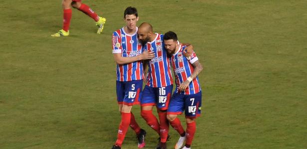 Felipe Anderson comemora gol salvador de goleiro em seu primeiro