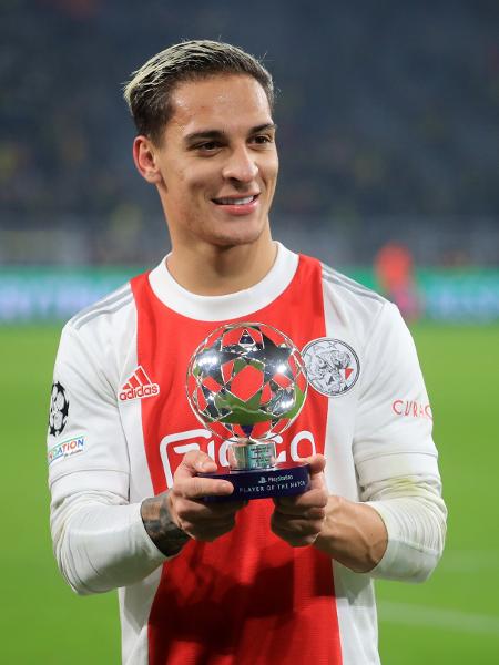 Antony foi reconhecido como melhor jogador em campo na vitória do Ajax - REUTERS/Wolfgang Rattay