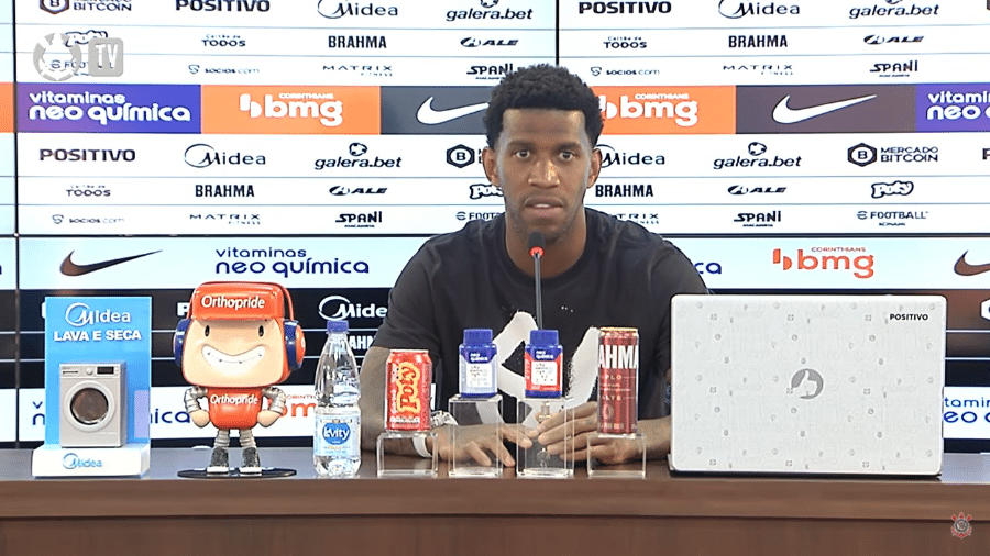 Gil, zagueiro do Corinthians, durante entrevista - Reprodução/YouTube