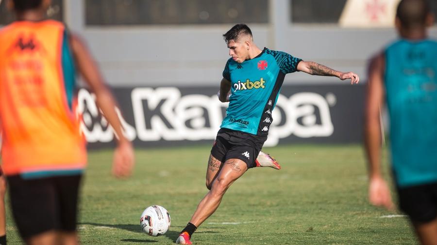 Palacios, atacante do Vasco, durante treino no CT Moacyr Barbosa - Daniel Ramalho/CRVG