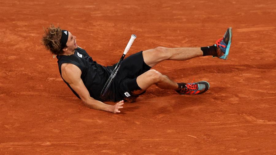 O tenista alemão Zverev sofreu uma grave lesão durante a semifinal de Roland Garros contra Rafael NAdal - Adam Pretty/Getty