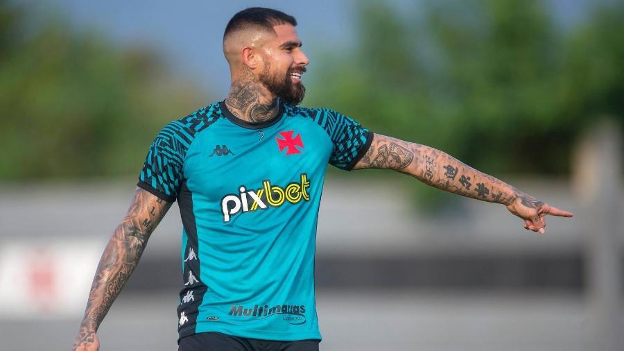 Quintero, zagueiro do Vasco, durante treino no CT Moacyr Barbosa - Daniel Ramalho/Vasco