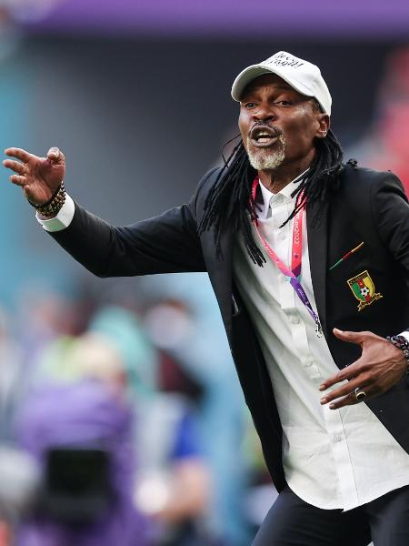 Rigobert Song, técnico de Camarões, durante partida contra a Sérvia - Xinhua/Xu Zijian