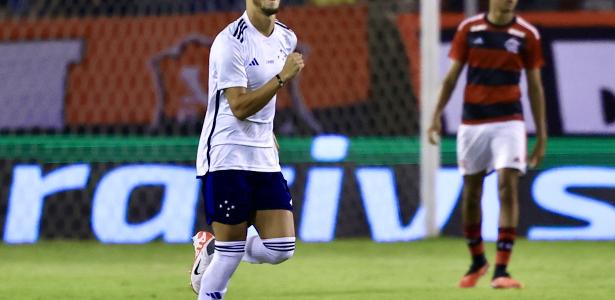 Cruzeiro bate Fla com pênalti no VAR e vai à final da Copinha após 17 anos