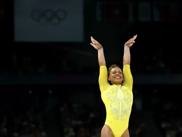 Ginástica com Rebeca Andrade: que horas começam finais contra Simone Biles?