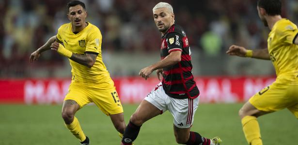 Arrascaeta e Rossi recebem notas baixas em avaliação do desempenho no Flamengo.