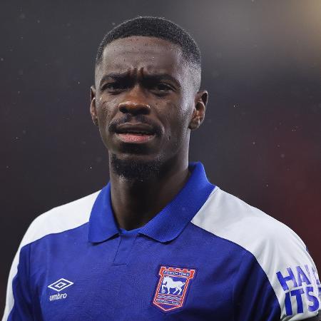 Axel Tuanzebe, zagueiro do Ipswich Town, sofreu um acidente doméstico - James Gill - Danehouse/Getty Images