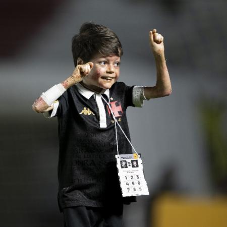 Guilherme Gandra, torcedor mirim do Vasco, foi eleito o torcedor do ano