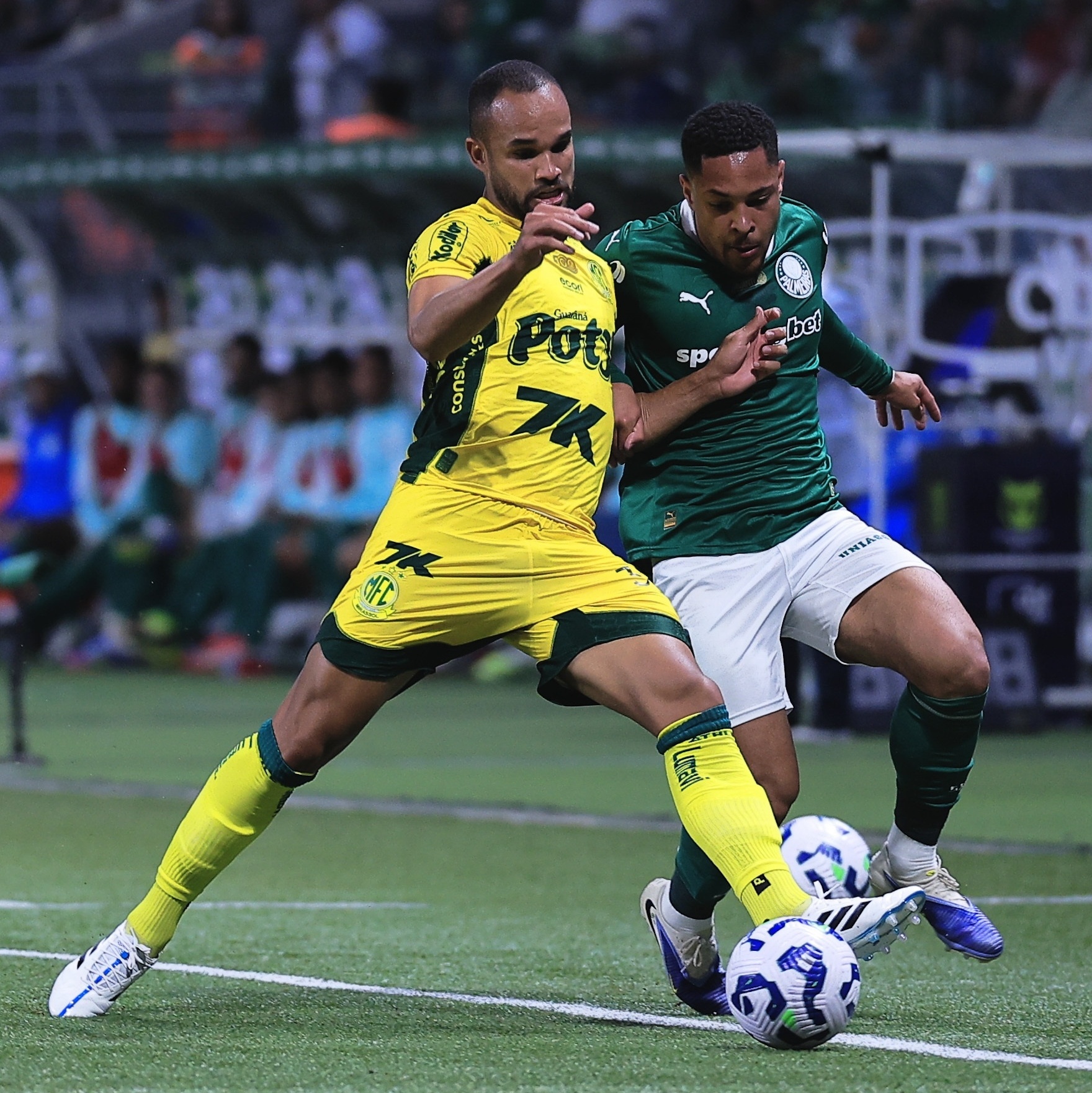 Palmeiras e Mirassol empatam em confronto agitado no Brasileirão 2025