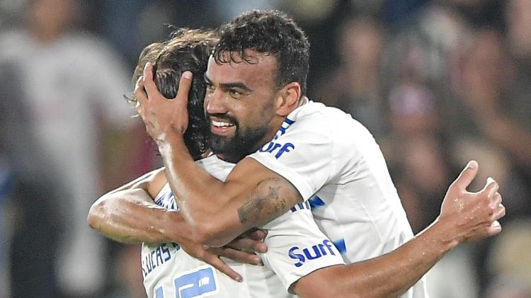 Fabrício Bruno comemora gol marcado pelo Cruzeiro contra o Fluminense no Brasileirão