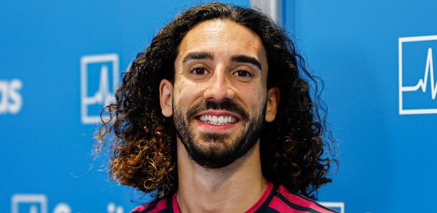 Cucurella treina pela primeira vez no Real Madrid e celebra: 'Privilégio'