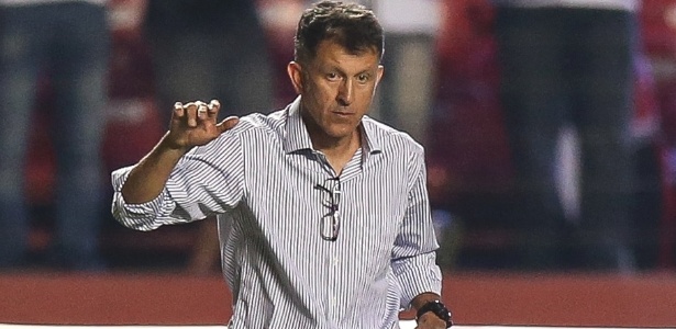 Dirigente mexicano declarou que maturidade do treinador foi importante no processo de decisão - Julia Chequer/Folhapress