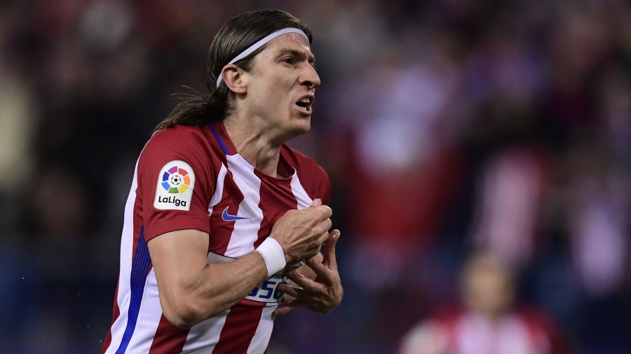 Filipe Luís comemora gol marcado para o Atlético de Madri contra a Real Sociedad - AFP PHOTO / JAVIER SORIANO