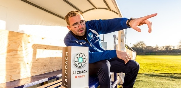 AI Coach com técnico - The Big Bang UK/Divulgação - The Big Bang UK/Divulgação
