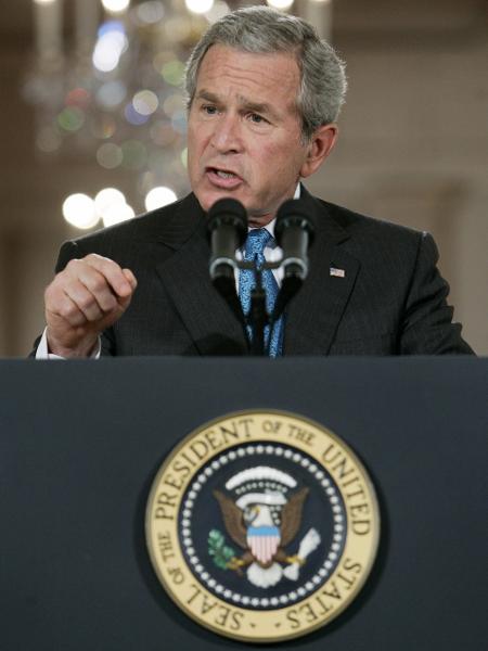 "É hora de os Estados Unidos examinarem seus trágicos fracassos", disse o ex-presidente - REUTERS/Jim Young