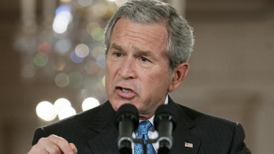George W. Bush se ofereceu para fazer campanha pela vacina contra a covid-19 - REUTERS/Jim Young
