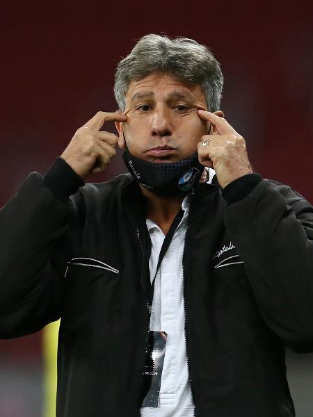 Renato Portaluppi criticou declaração de Lisca sobre parada do futebol - Diego Vara-Pool/Getty Images