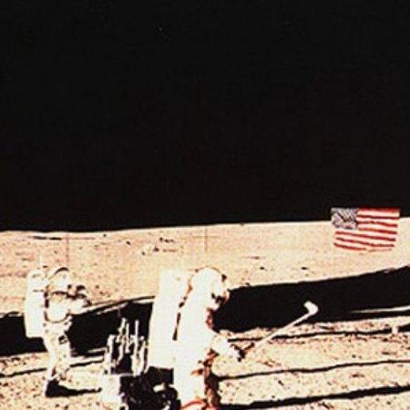 Astronauta Alan Shepard deu duas tacadas de golfe durante missão do Apollo 14 na Lua, em 1971 - Divulgação/NASA