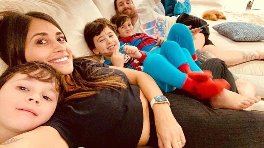 Lionel Messi acompanhado de sua família  - Instagram