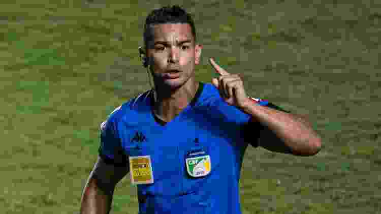 Jefferson Ferreira de Moraes, árbitro da CBF -  Jorge Rodrigues/AGIF -  Jorge Rodrigues/AGIF