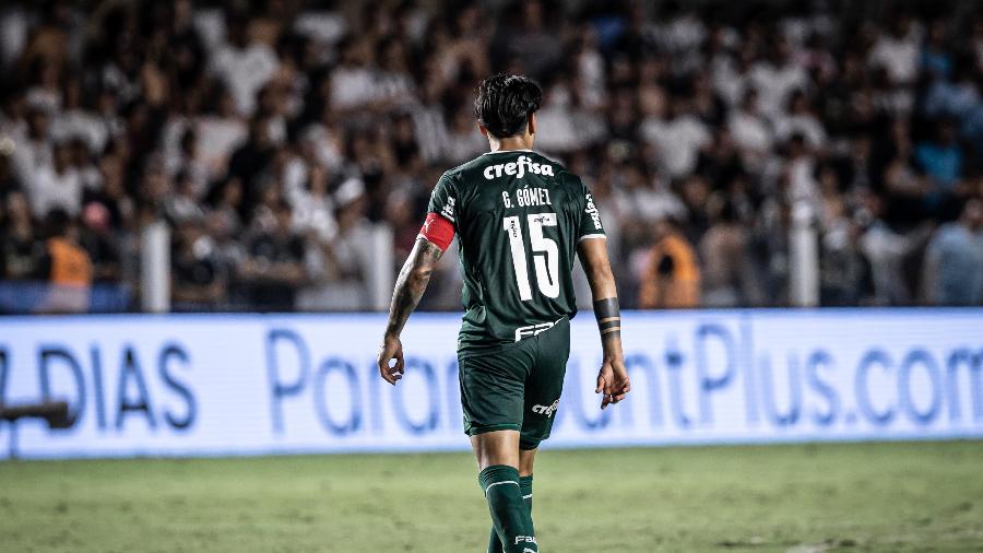 Gustavo Gómez, capitão do Palmeiras no clássico contra o Santos, pelo Brasileirão 2022 - Raul Baretta/AGIF