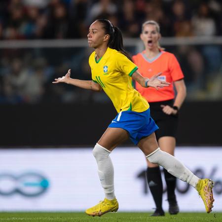 Adriana comemora gol no amistoso entre Brasil e Itália, no Estádio Luigi Ferraris - Divulgação/Thaís Magalhães/CBF