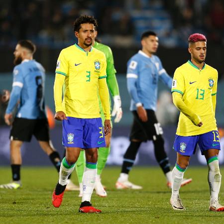 Reação de jogadores do Brasil após gol do Uruguai, nas Eliminatórias