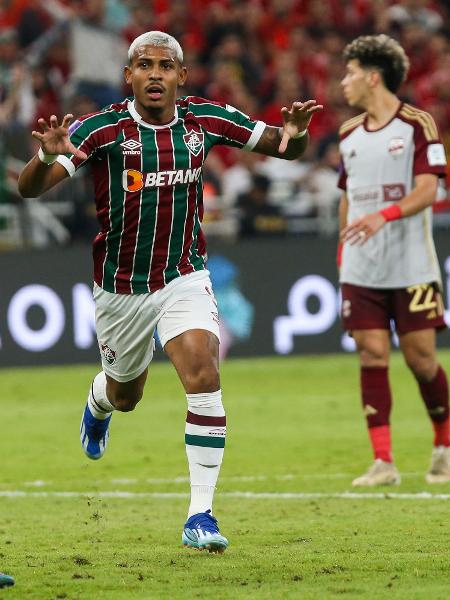 John Kennedy comemora o segundo do Fluminense contra o Al Ahly