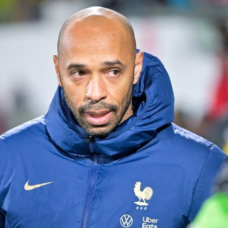 Thierry Henry deixa a seleção francesa olímpica após prata em Paris