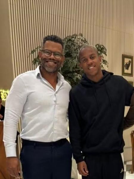 Cleiton Carvalho (esq.) e Wallace Yan (dir.): jovem do Flamengo contratou trabalho de coach mental
