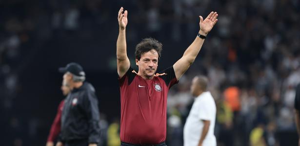 Diniz diz que expulsão 'não foi ruim' e exalta Memphis: 'Brilho diferente'