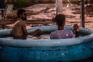 Fotos Estudantes Fazem Protesto Com Churrasco E Piscina Em Obra Abandonada Da Copa Em Cuiaba 14 12 2015 Uol Esporte