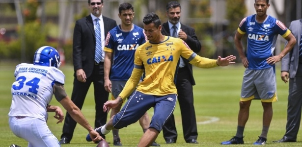 Fábio arrisca field goal na Toca da Raposa II - Yuri Edmundo/Cruzeiro - Yuri Edmundo/Cruzeiro