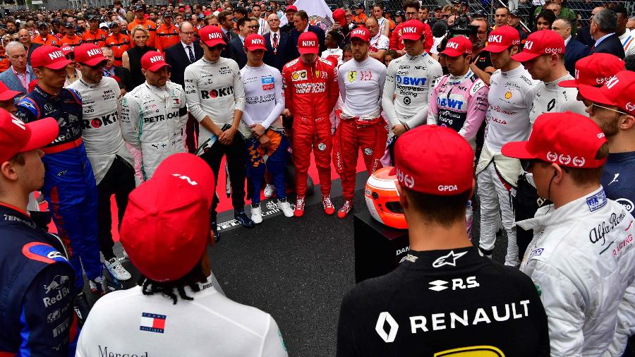 Homenagem a Niki Lauda no GP de Mônaco, com pilotos reunidos para um minuto de silêncio - Andrej Isakovic/AFP