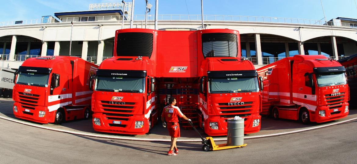 Caminhões da Ferrari na Fórmula 1 - Paul Gilham/Getty Images