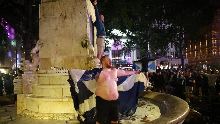 Torcida da Escócia faz festa após empate por 0 a 0 com a Inglaterra na Eurocopa  - REUTERS/Henry Nicholls