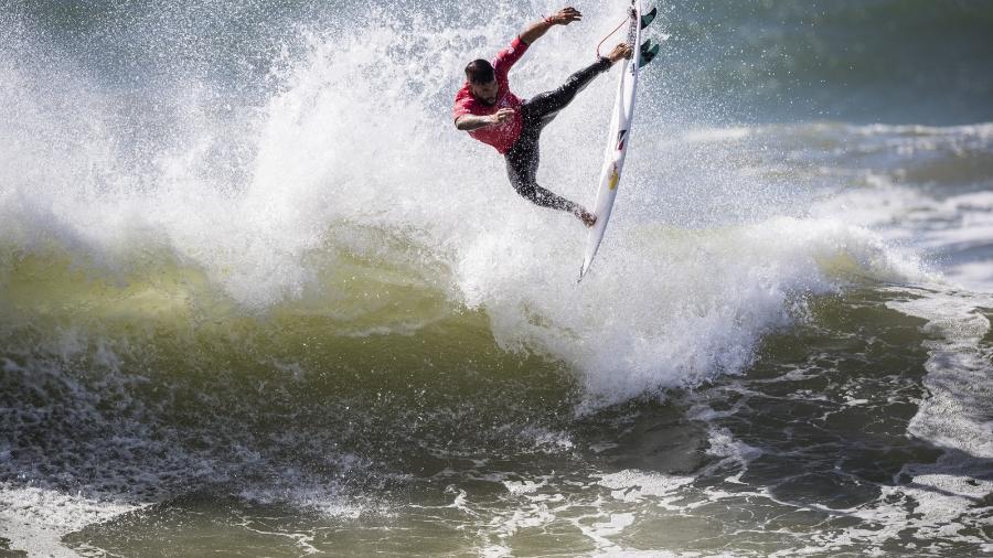 Italo Ferreira volta a competir nas ondas portuguesas - WSL